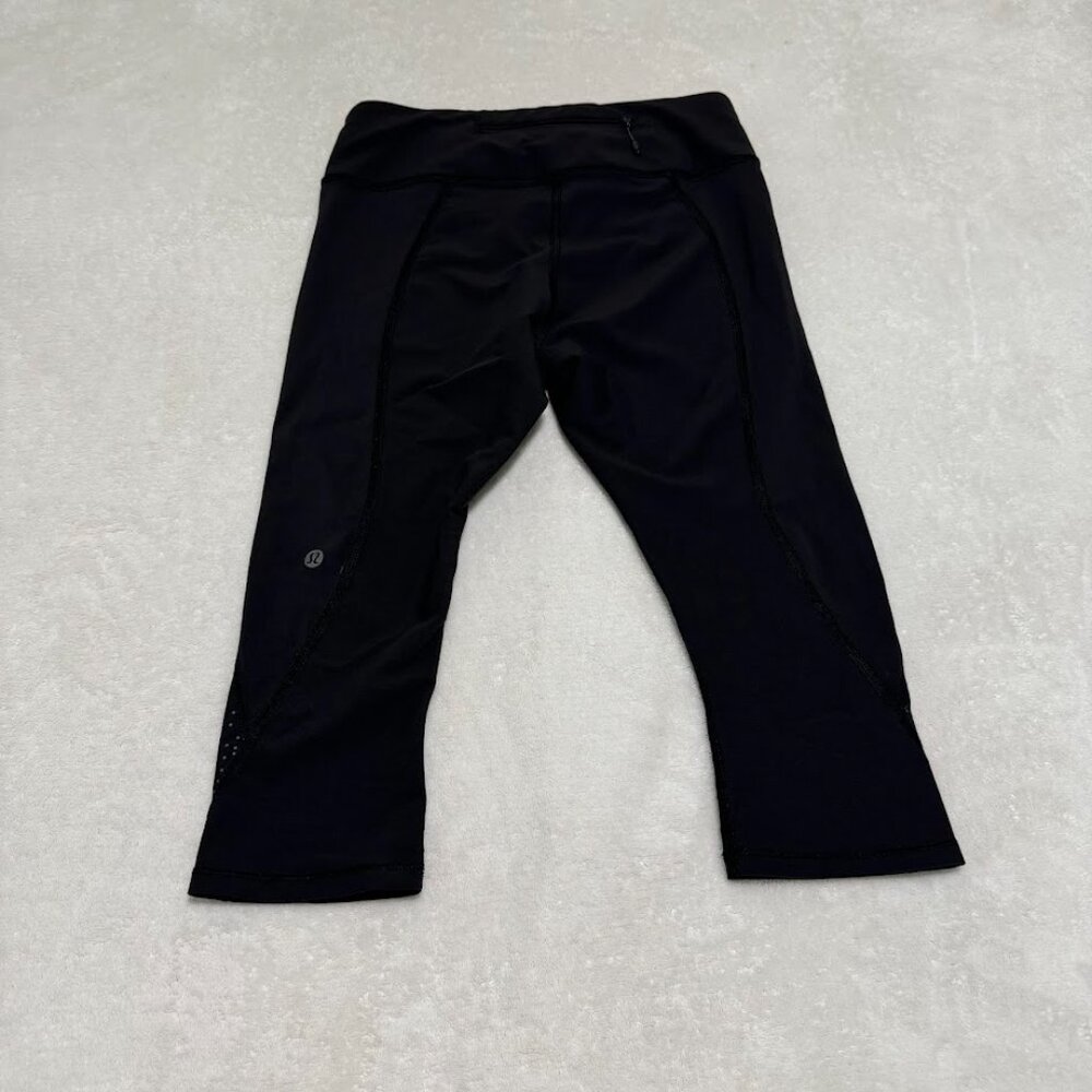 Lululemon Crop Yoga Pants 6 - Picture 3 of 5